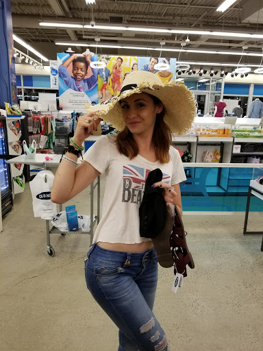 Clothing Store «Old Navy», reviews and photos, 2215 Black Rock Turnpike, Fairfield, CT 06825, USA