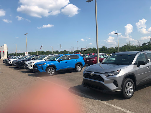 Toyota Dealer «Voss Toyota», reviews and photos, 2110 Heller Dr, Dayton, OH 45434, USA