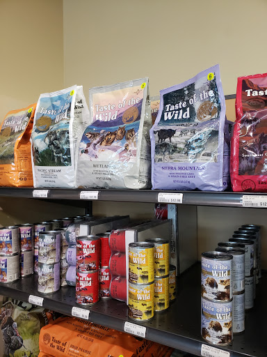 Pet Supply Store «Mud Bay», reviews and photos, 2540 NW 188th Ave, Hillsboro, OR 97124, USA