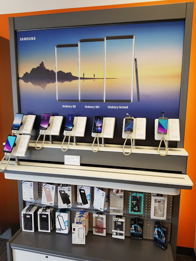 Cell Phone Store «AT&T Authorized Retailer», reviews and photos, 1899 E Willow St #100, Signal Hill, CA 90755, USA
