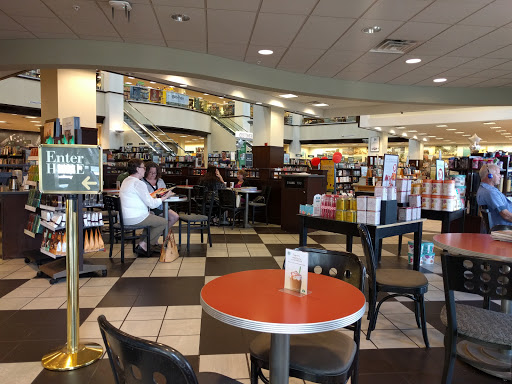 Book Store «Barnes & Noble», reviews and photos, 4015 Medina Rd, Akron, OH 44333, USA