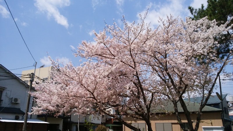 引江仲よし広場児童遊園