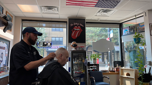 Barber Shop «Franks Barber Shop», reviews and photos, 3218 W Montrose Ave, Chicago, IL 60618, USA