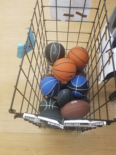 Sporting Goods Store «Big 5 Sporting Goods», reviews and photos, 1746 W Olive Ave, Merced, CA 95348, USA