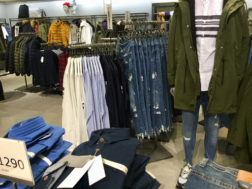 Stores to buy women's jeans Taipei