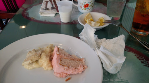 Southern Restaurant (US) «Blue Willow Inn Restaurant & Gift Shop», reviews and photos, 294 N Cherokee Rd, Social Circle, GA 30025, USA