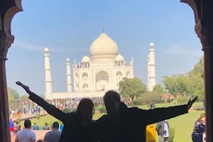 Pioneer Holidays - Taj Mahal Tours image