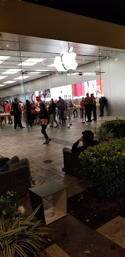 Apple Valencia Town Center image