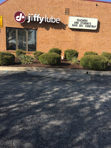 Oil Change Service «Jiffy Lube», reviews and photos, 15849 Manchester Rd, Ellisville, MO 63011, USA