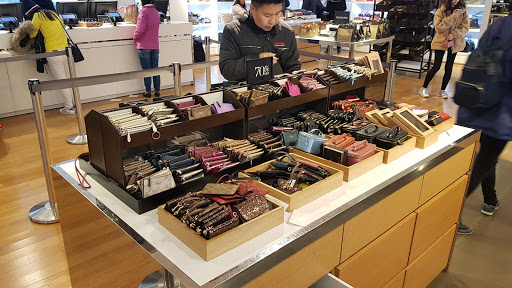 Shopping Mall «Seattle Premium Outlets», reviews and photos, 10600 Quil Ceda Blvd, Tulalip, WA 98271, USA