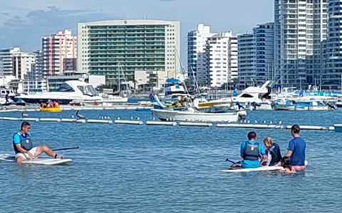 Faro Salinas Yacht Club image