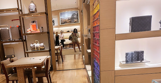 Shopping Mall «Kenwood Towne Centre», reviews and photos, 7875 Montgomery Rd, Cincinnati, OH 45236, USA