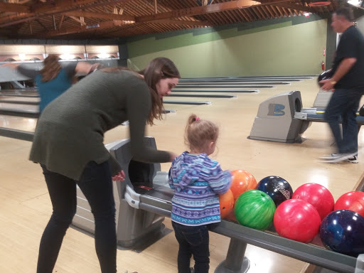 Bowling Alley «Suburbanite Bowl», reviews and photos, 201 Ogden Ave, Westmont, IL 60559, USA