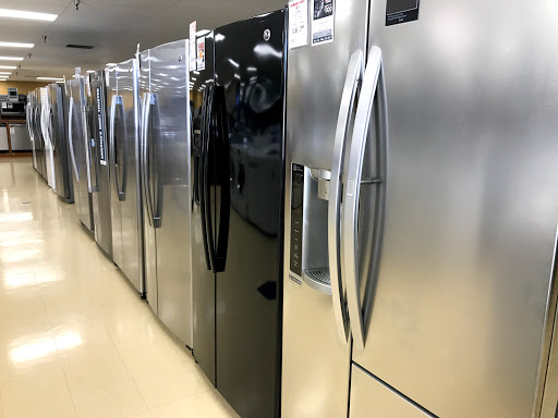 Appliance Store «Famous Tate Appliance & Bedding Centers», reviews and photos, 1170 1st St S, Winter Haven, FL 33880, USA