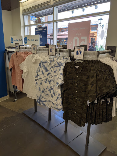 Clothing Store «Old Navy», reviews and photos, 634 Spectrum Center Dr, Irvine, CA 92618, USA