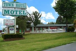 Town House Motel Tupelo image