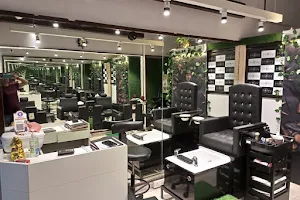 Moon Studios -Family Salon in Andheri | Nanoplastic Treatment In Andheri| Hydra Facials In Andheri East Mumbai image
