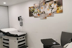 Sina Medical & Aesthetics Clinic image
