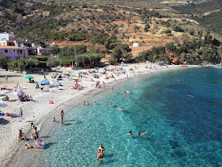 Foto di Kalamos beach con molto pulita livello di pulizia
