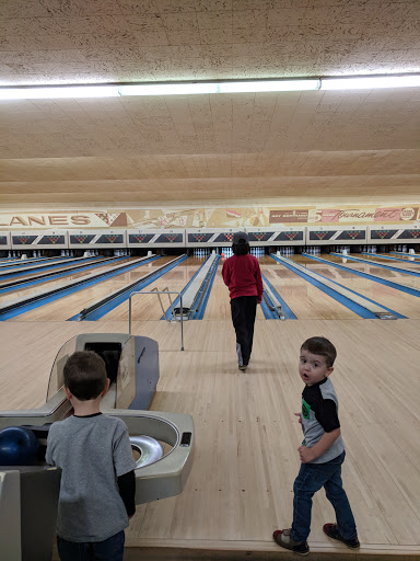 Bowling Alley «Bertrand Bowling Lanes Inc», reviews and photos, 2616 Washington St, Waukegan, IL 60085, USA