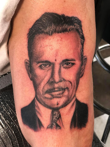 Tattoo Shop «RockStar Hair and Tattoo Shop», reviews and photos, 6326 Market St, Wilmington, NC 28405, USA