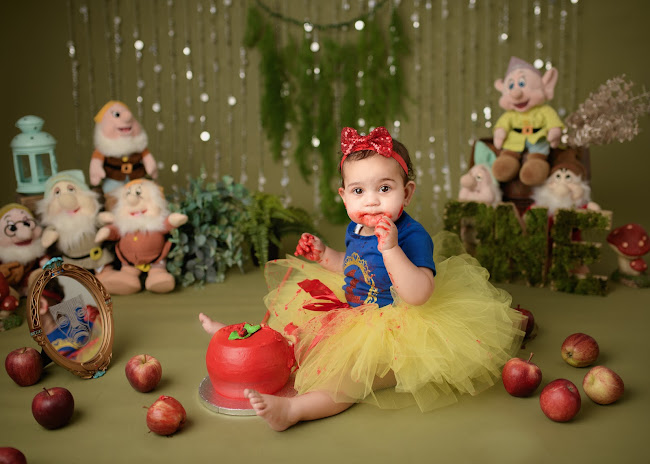 Papaya Peach Photography - Newborn, Maternity, 1st Birthday Cake Smash & Family Photography - Photography studio