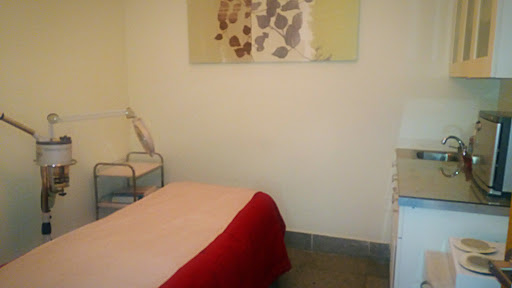 Beauty Salon «De Rouge Salon & Skincare», reviews and photos, 161 Gateway Dr, Winchester, VA 22603, USA