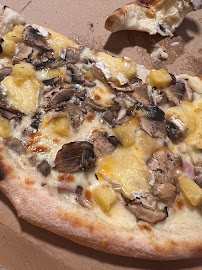 Plats et boissons du Pizzeria Meriel Pizza - n°2