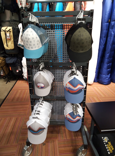 Outdoor Sports Store «Mountain Hardwear Store», reviews and photos, 250 Pine St, Seattle, WA 98101, USA