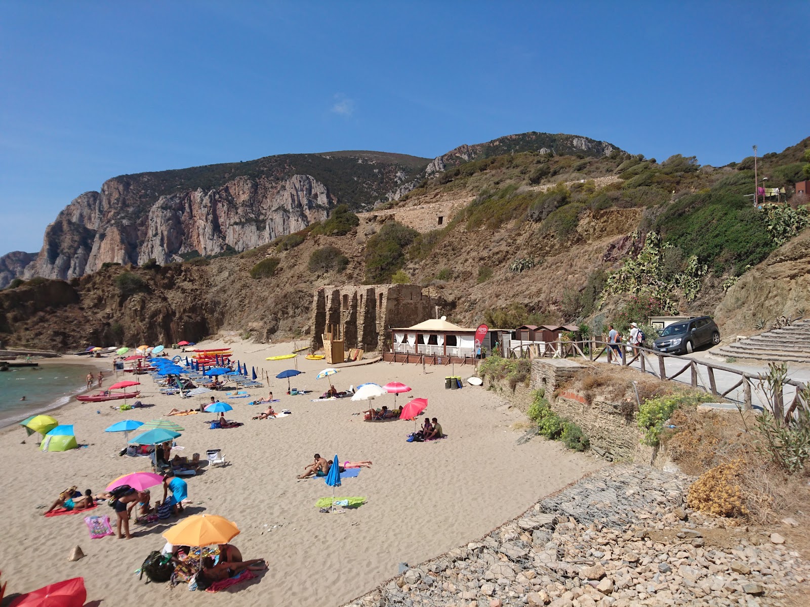 Valokuva Spiaggia Di Masuaista. mukavuudet alueella