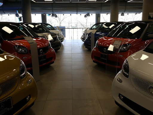 Mercedes Benz Dealer «Mercedes-Benz Manhattan», reviews and photos, 770 11th Ave, New York, NY 10019, USA