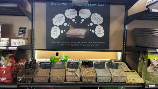 Pet Supply Store «Mud Bay», reviews and photos, 15105 Main St E, Sumner, WA 98390, USA