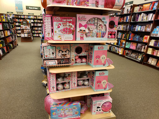 Book Store «Barnes & Noble», reviews and photos, 9891 Waterstone Blvd, Cincinnati, OH 45249, USA