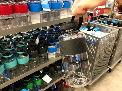 Sportswear Store «Columbia Sportswear Store - Gilroy, CA», reviews and photos, 681 Leavesley Rd d135, Gilroy, CA 95020, USA