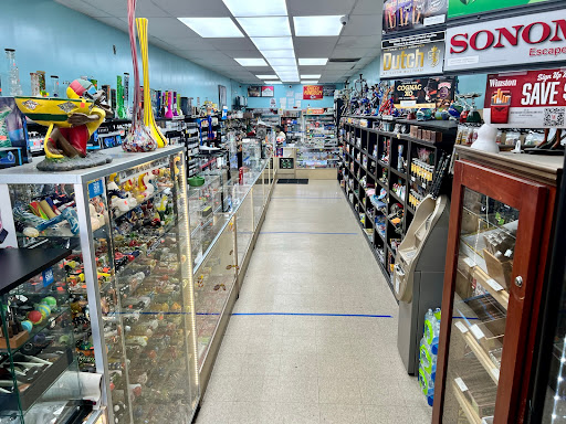 Tobacco Shop «Smokers Heaven KC», reviews and photos, 10145 Wornall Rd, Kansas City, MO 64114, USA