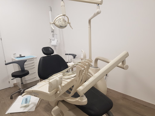Clínica Dental Central Tarancón. Implantes dentales y Ortodoncia en Tarancón