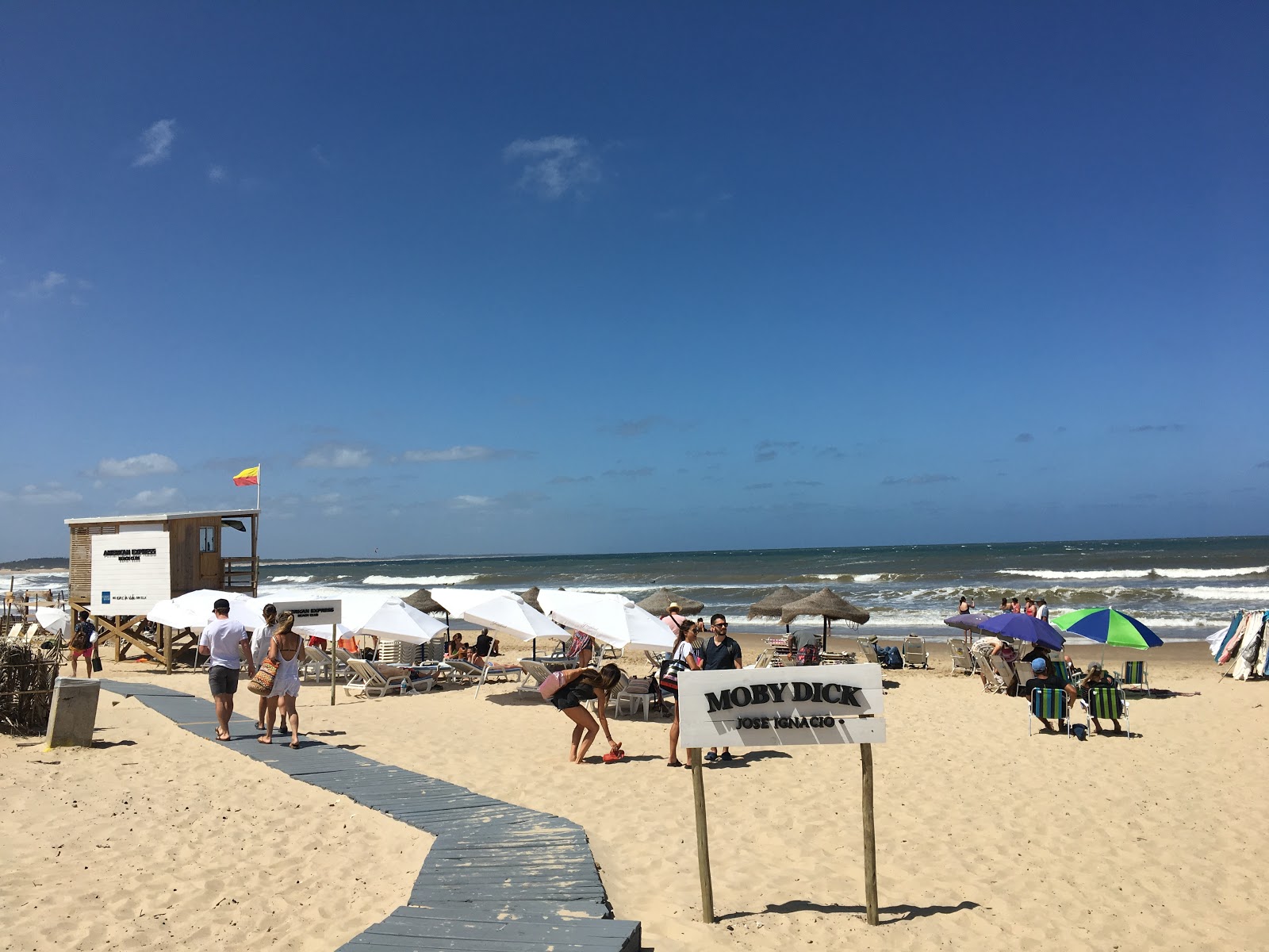 Foto van Brava de Jose Ignacio Beach met hoog niveau van netheid