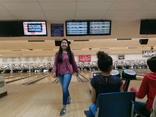 Bowling Alley «East Islip Lanes Inc», reviews and photos, 117 E Main St, East Islip, NY 11730, USA