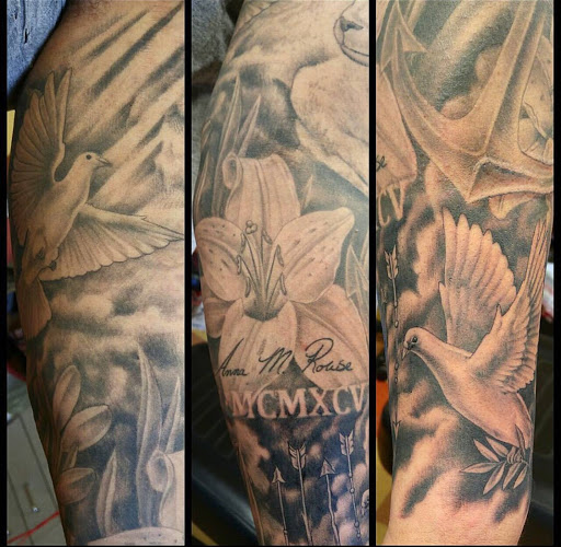 Tattoo Shop «All American Tattoo», reviews and photos, 556 Garrisonville Rd, Stafford, VA 22554, USA