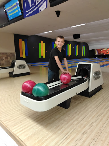 Bowling Alley «The Bowling Alley», reviews and photos, 1535 N Detroit St, Warsaw, IN 46580, USA