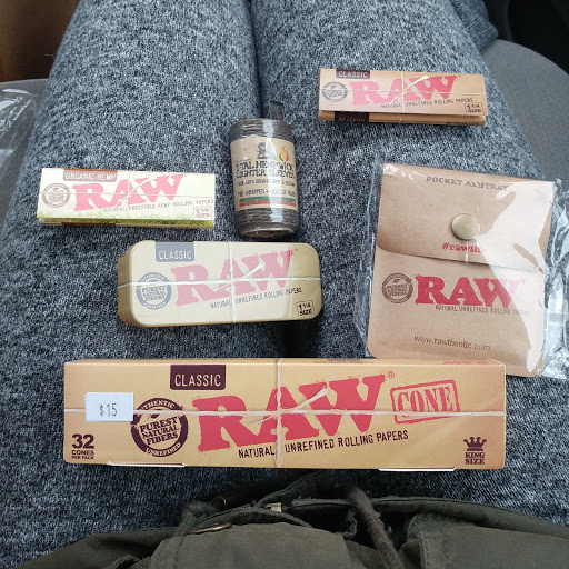 Tobacco Shop «Northern Lights 2», reviews and photos, 270 Enfield St, Enfield, CT 06082, USA