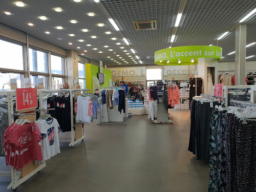 Magasin de vêtements GEMO AMBERIEU EN BUGEY Chaussures et Vêtements Ambérieu-en-Bugey