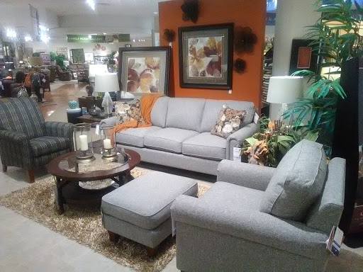 Furniture Store «La-Z-Boy Furniture Galleries», reviews and photos, 5330 E Southport Rd, Indianapolis, IN 46237, USA