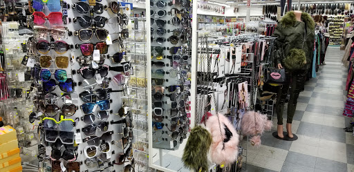 Beauty Supply Store «Victoria Beauty Supply», reviews and photos, 430 W North Ave, Milwaukee, WI 53212, USA