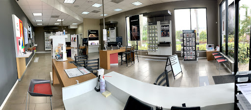 Cell Phone Store «Verizon Authorized Retailer, TCC», reviews and photos, 2091 Indian River Blvd, Vero Beach, FL 32960, USA