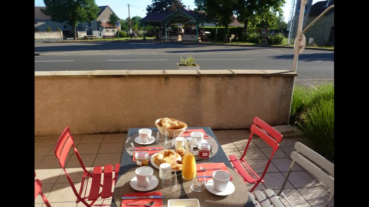 Vidéos Chambre d'hôtes CHAMBRES D'HÔTES LE PONT DE LA LOIRE 71140 Bourbon-Lancy