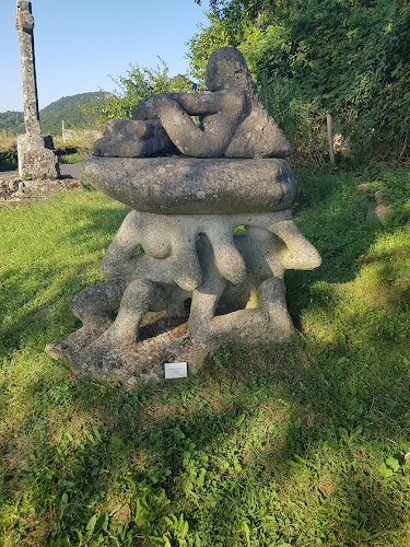 Chemin des pierres sculptées à Menet