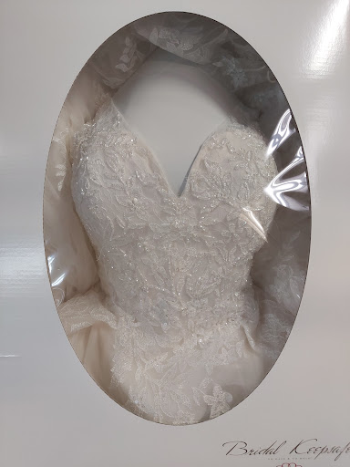 Dry Cleaner «Crosstown Cleaners», reviews and photos, 915 S College Mall Rd, Bloomington, IN 47401, USA