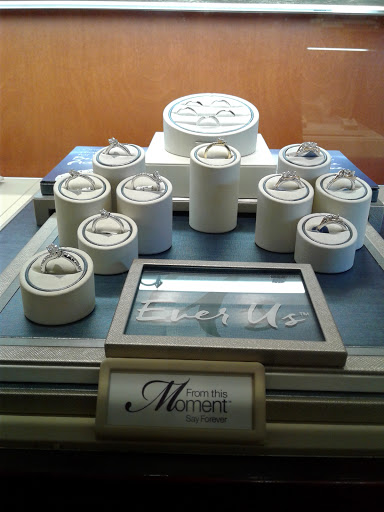 Jewelry Store «Zales - The Diamond Store», reviews and photos, 2018 Burnsville Center, Burnsville, MN 55306, USA