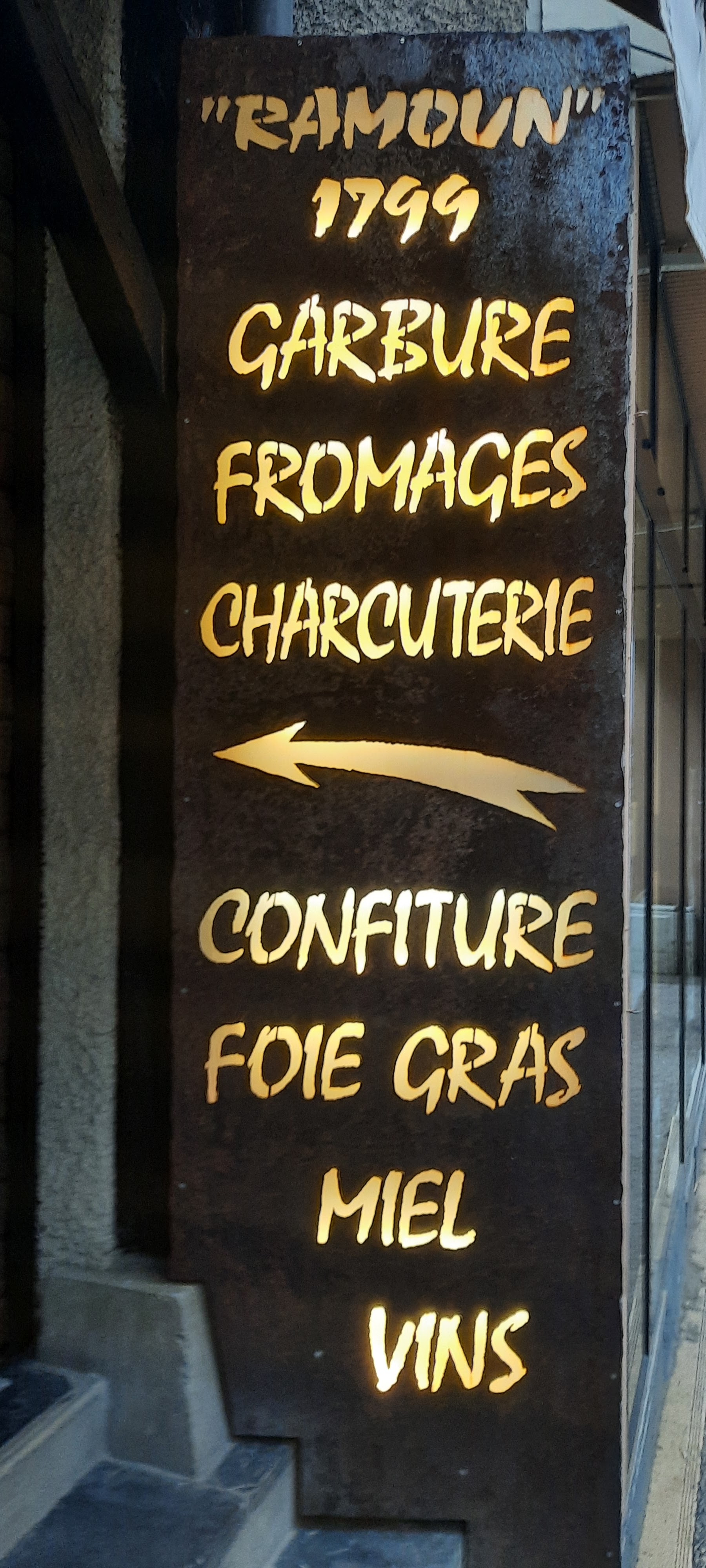 Photo n° 11 de l'avis de Follow.e fait le 15/08/2022 à 04:24